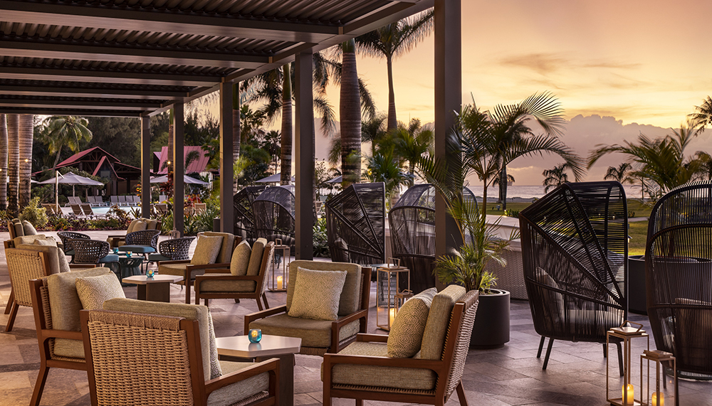 CrownePlaza-MariBar-Outside-360.jpg